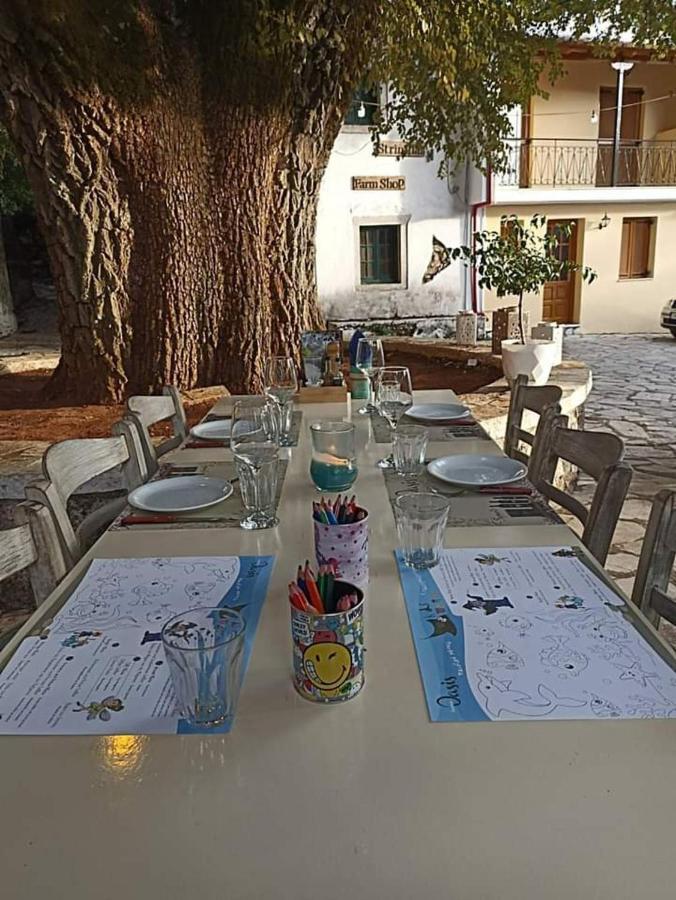Lovely Studio In Strinilas With Its Own Pool Exteriör bild