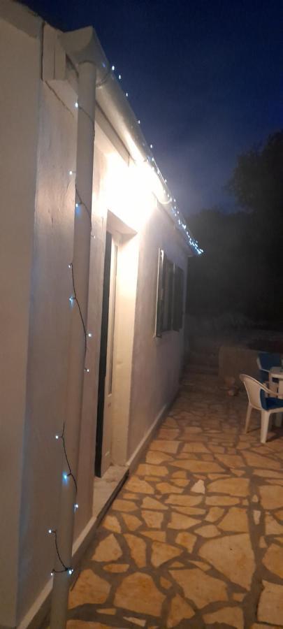 Lovely Studio In Strinilas With Its Own Pool Exteriör bild