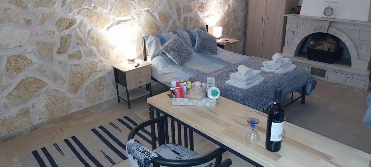 Lovely Studio In Strinilas With Its Own Pool Exteriör bild