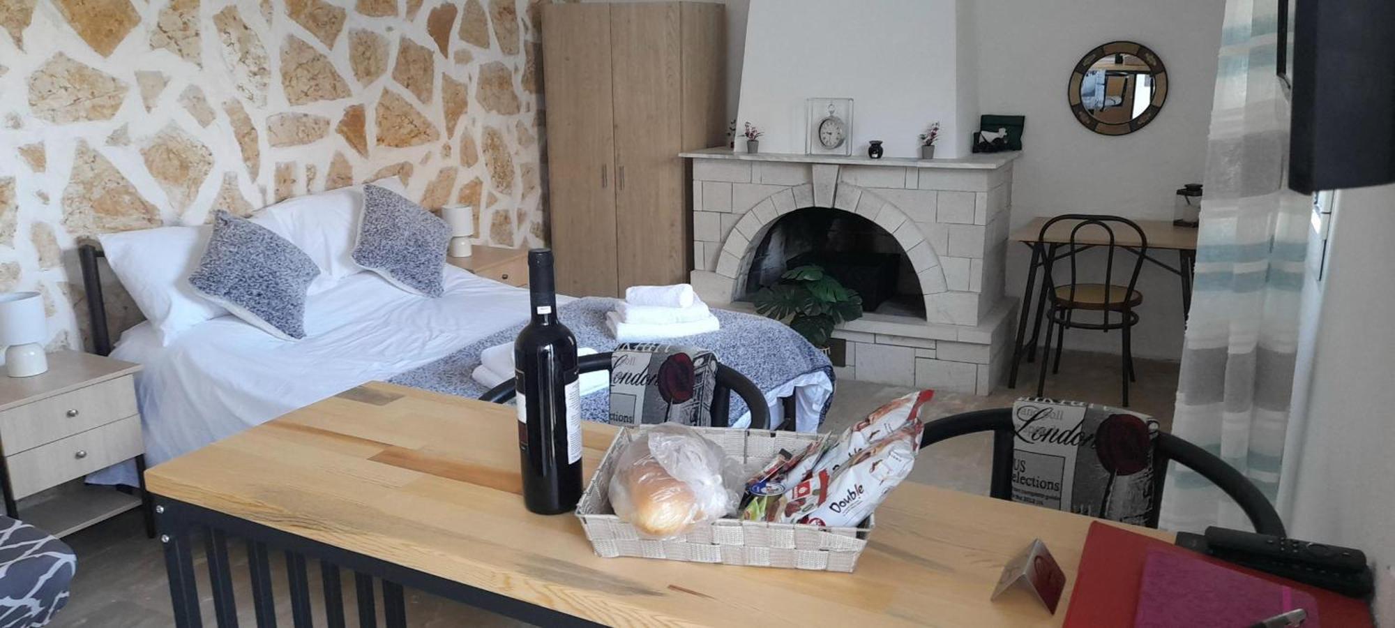 Lovely Studio In Strinilas With Its Own Pool Exteriör bild