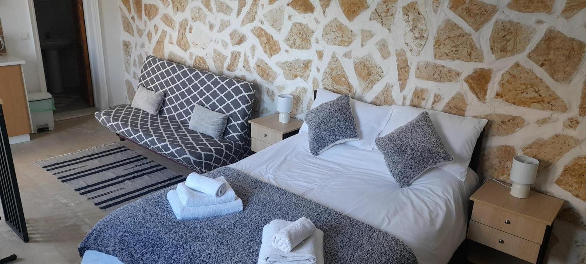 Lovely Studio In Strinilas With Its Own Pool Exteriör bild